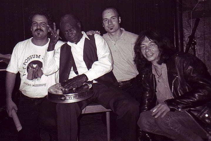 Scott Barretta, Honeyboy Edwards, Mac and Sam at Mojo Club